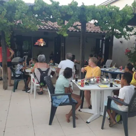 Confortable Avec Terrasse - 4 Personnes - Api-1-52-186 Camping Salles (Lot-et-Garonne)